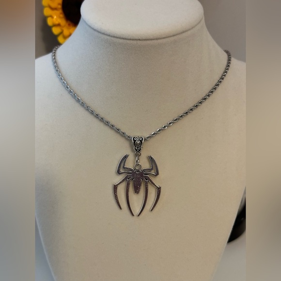 Spider-Man Symbol Inspired Pendant Necklace For Men Women Unisex Silver - Picture 1 of 10